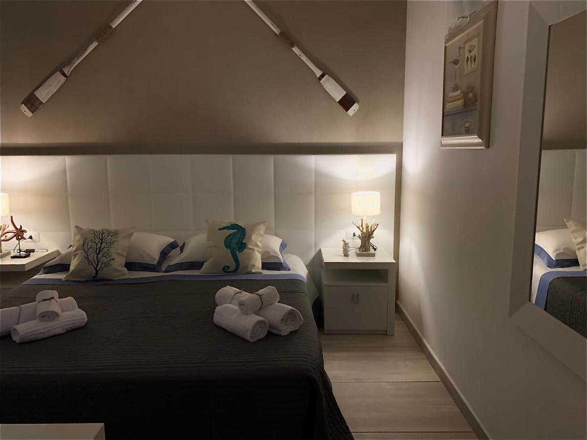 Aquarama Rooms & Apartments Torre Squillace Exterior photo